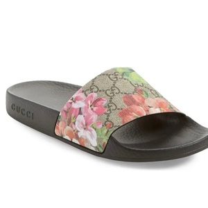 Used Gucci Slides